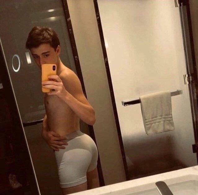 Call6910's tweet photo. Noah schnapp 🍑🥵 https://t.co/bkV7SnCSU1