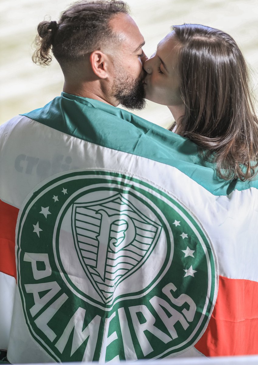isabarsottini's tweet photo. Tudo que teve do Palmeiras no meu casamento

A thread 🐷💚 https://t.co/Ow555Lh0OR