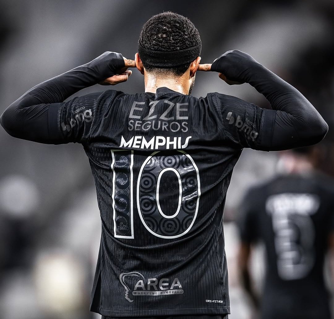 NJanfren's tweet photo. Eu estou FECHADO com o Memphis Depay.

O Corinthians passou anos tendo jogadores ACOMODADOS com a mediocridade.

O Memphis é diferente, ele se incomoda. Ele critica a CBF, cobra evolução do time, pois quer o Corinthians NO TOPO 

Ele fala e faz, temos que valorizar e apoiar isso. https://t.co/mt5ReiwRQ4