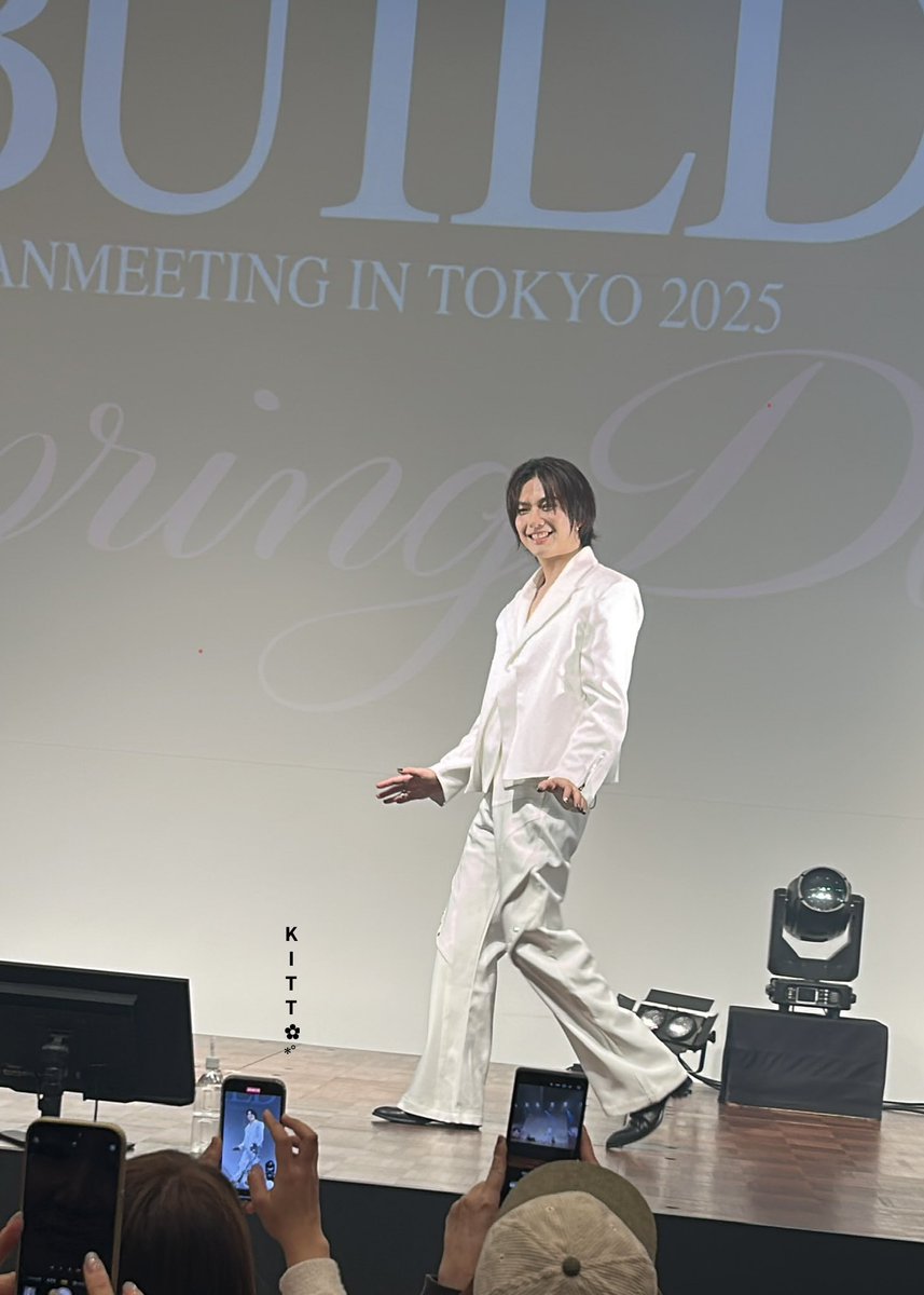 เกินต้าน (Too cute)

SPRING DATE WITH BUILD
#BuildJPFanmeeting2025
#บิวจักรพันธ์