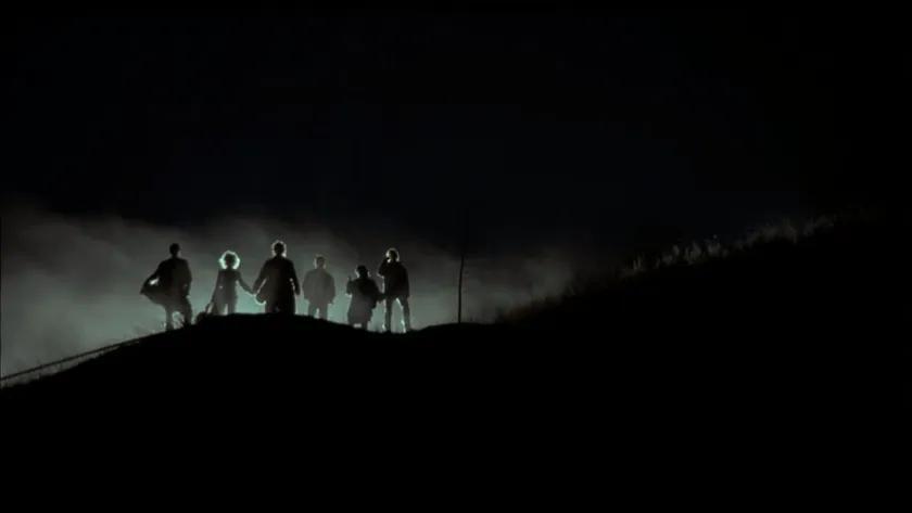 horrorlosers's tweet photo. NEAR DARK (1987) No dejaron a Kathryn Bigelow hacer su western porque no estaba de moda, así que convirtió su peli de terror en uno, con medio equipo de ALIENS (1986) como vampiros forajidos que "adoptan" a un joven cowboy en un relato fronterizo de nómadas asesinos con espuelas. https://t.co/STADHOZk2i