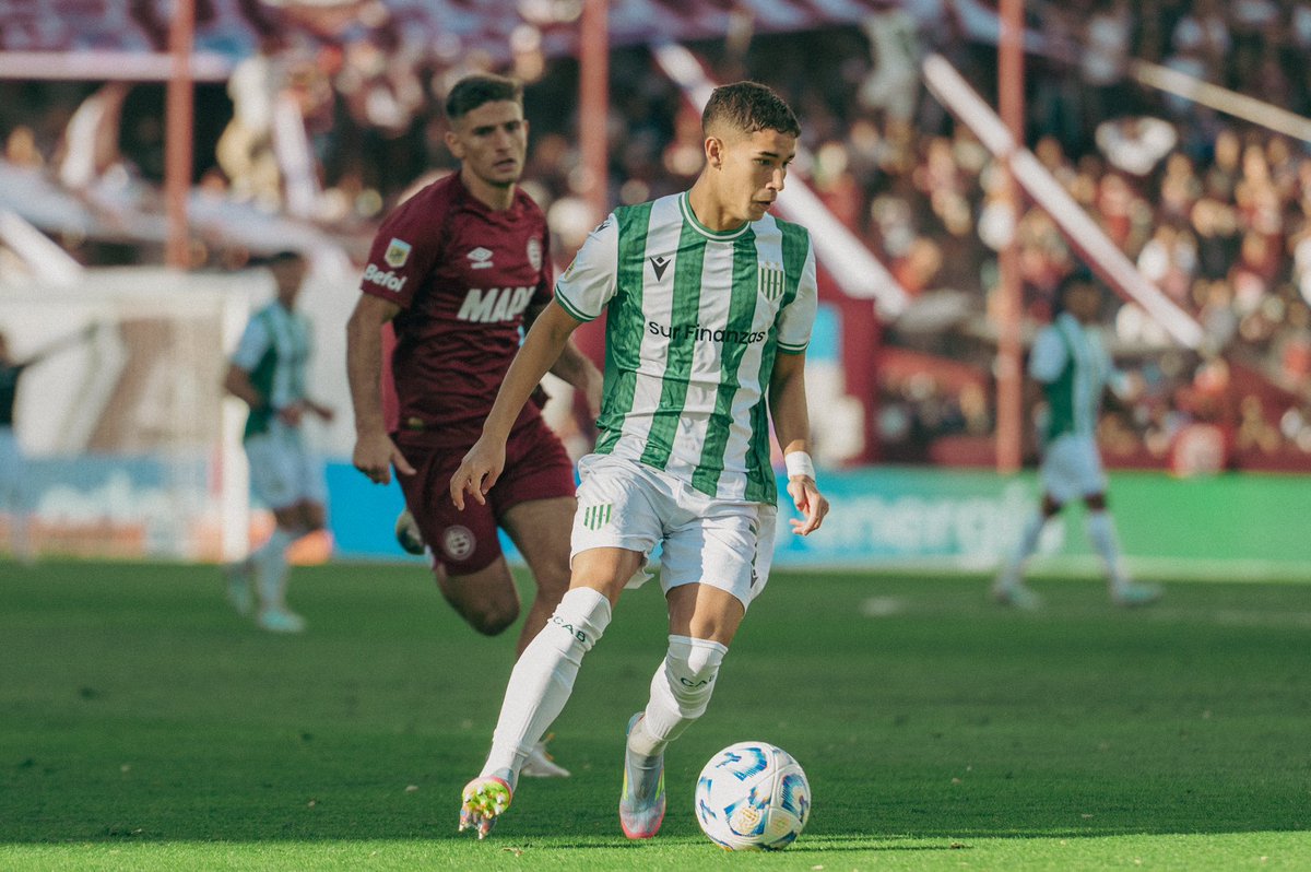 CAB_oficial's tweet photo. 𝐅𝐢𝐧𝐚𝐥 𝐝𝐞𝐥 #ClásicoDelSur

Lanús 1-1 #Banfield

⚽️ Gerónimo Rivera.

#EnBanfieldJugamosTodos 🇳🇬 https://t.co/blnwUy61zy