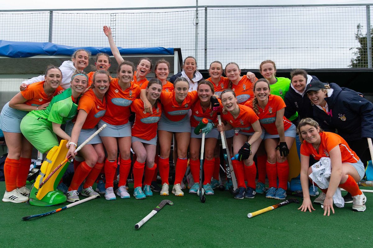 Winners are Grinners 😀

A European 8️⃣-1️⃣ in front of a home crowd, what a feeling!

🏑🟦🟧🟦🟧⁣⁣⁣

#monthedale #monthedalewestern #supportyourclub