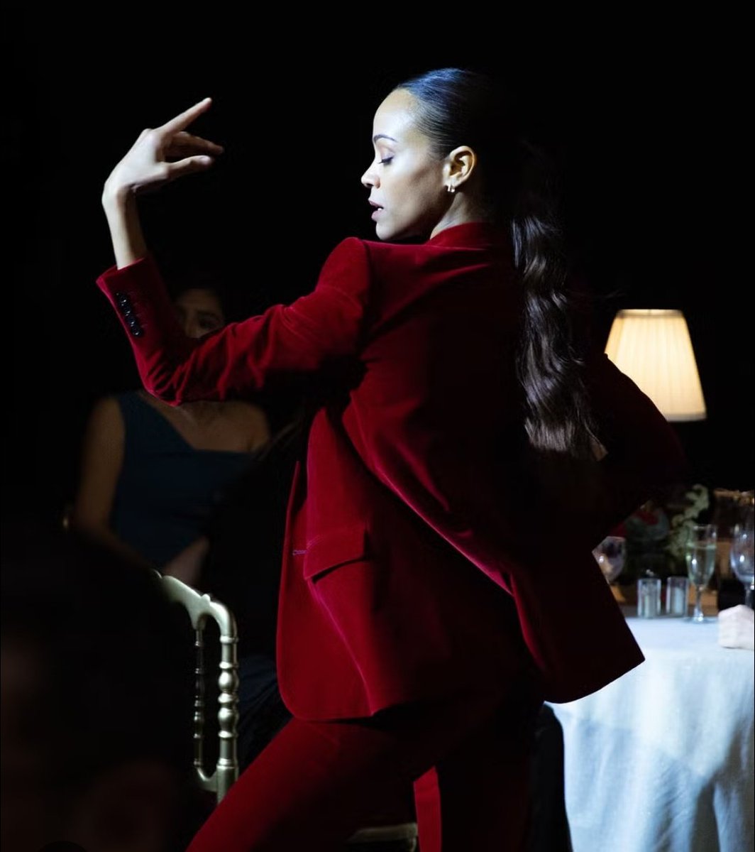 Lo de #ZoeSaldaña en #EmiliaPerez es de otro planeta. 

Nos ha dejado con la boca abierta, como también lo ha hecho esta propuesta tan singular, dispararatada y magníficamente ejecutada de #JacquesAudiard 

Una imprescindible que ya puedes ver en <a href="/Filmin/">Filmin</a> 🥰