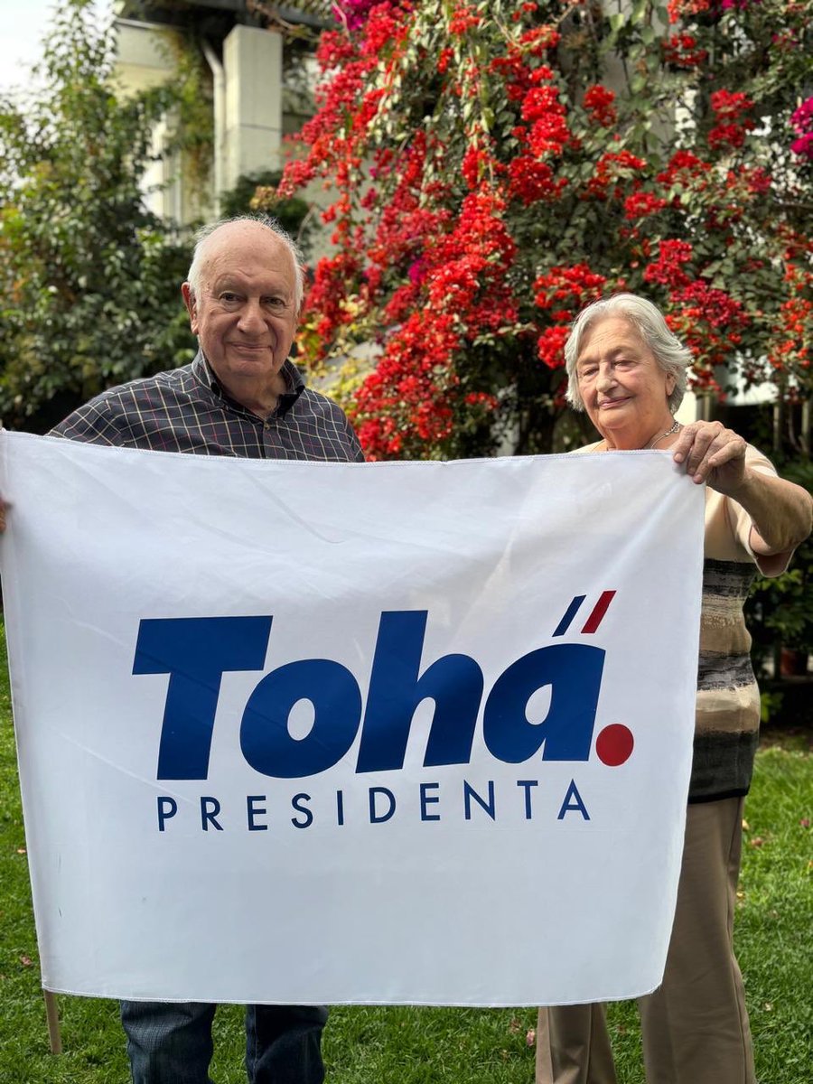 JoseToha's tweet photo. El Presidente Ricardo Lagos y Sra Luisa Durán nos envían un mensaje más que claro. https://t.co/gtgwyhJPt0