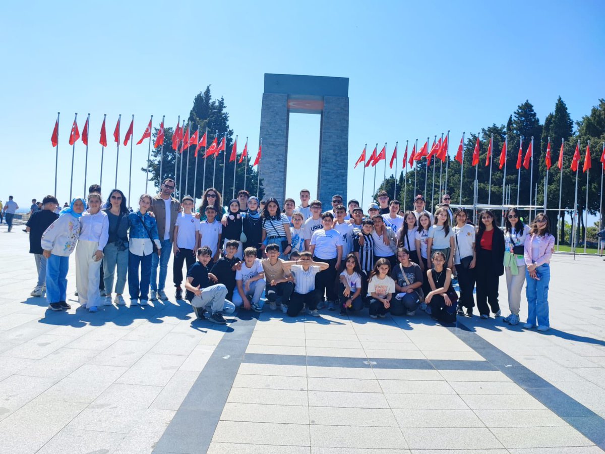 OoTurkay's tweet photo. Öğrencilerimizle Çanakkale gezisi gerçekleştirdik. Unutulmaz anlar yaşayarak tarihimizi yerinde öğrendik . Emeklerinden  dolayı tüm öğretmen ve öğrencilerimize teşekkür ederiz. 🇹🇷 
@tcmeb 
@bursailmem16 
@Osmangazi_MEM https://t.co/pNqGxkUqee