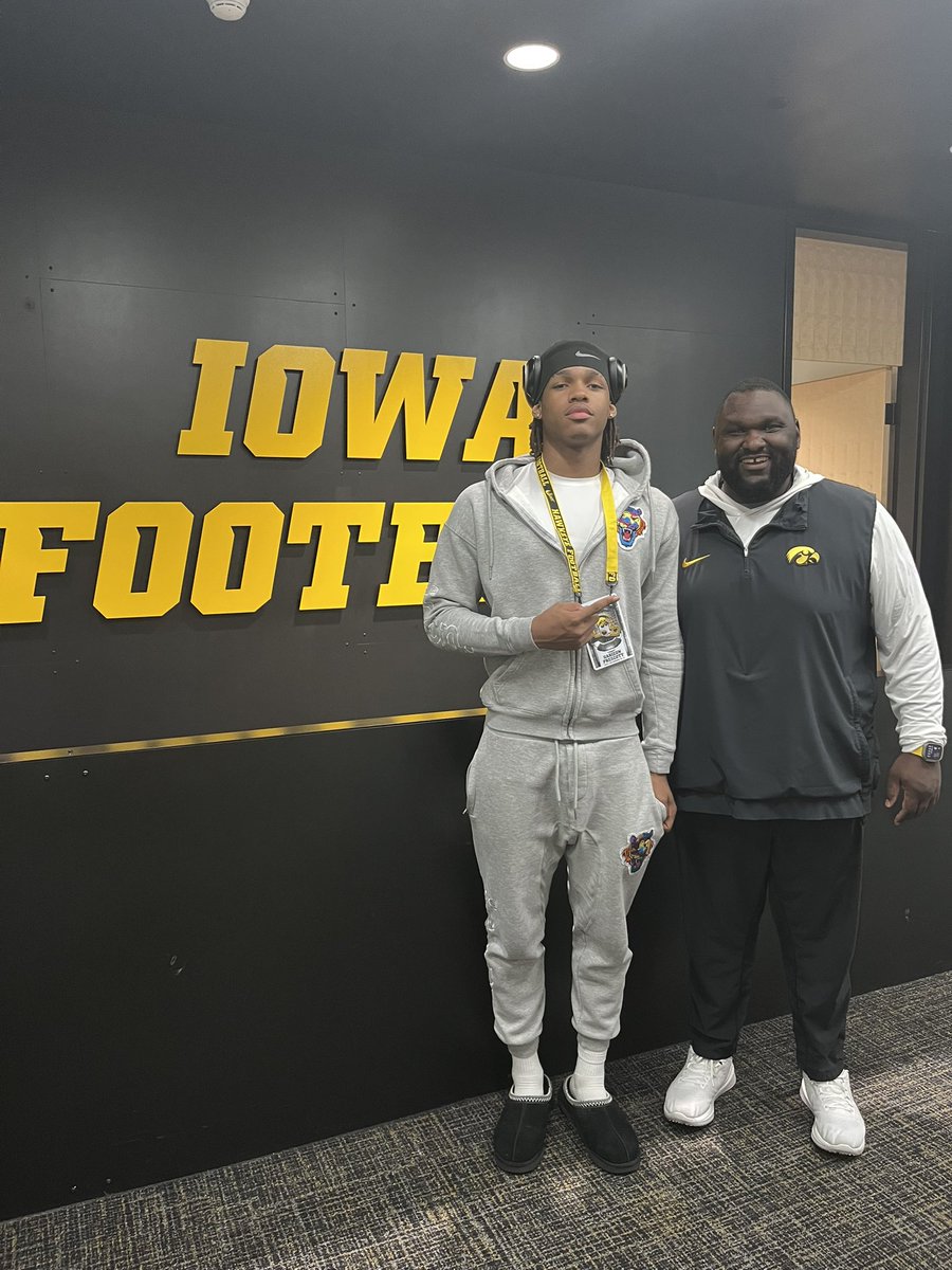 Blessed to receive a full ride scholarship to play at the university of Iowa !💛🖤<a href="/PrepRedzoneIL/">Prep Redzone Illinois</a> <a href="/LemmingReport/">Tom Lemming</a> <a href="/DeepDishFB/">DEEP DISH FOOTBALL</a> <a href="/AllenTrieu/">Allen Trieu</a> <a href="/CoachChris_Roll/">Coach Chris Roll</a> @RivalsFriedman <a href="/adamgorney/">Adam Gorney</a> @RivalsFriedman <a href="/TheIowaHawkeyes/">The Iowa Hawkeyes</a> <a href="/HawkeyeFootball/">Hawkeye Football</a> <a href="/titcus/">titcus pettigrew</a> <a href="/FBraidernation/">RaiderNationFB</a> <a href="/CoachK_Bell/">Kelvin Bell 🦍</a> #AGTG