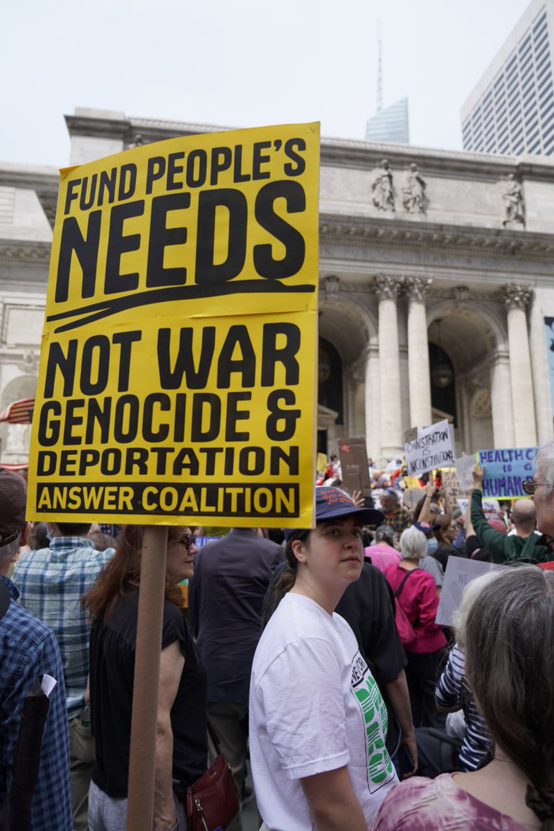 Thousands in NYC marched today against the wide-scale war being waged on our communities by the Trump administration.

Fund people's needs, not war, genocide and deportation!