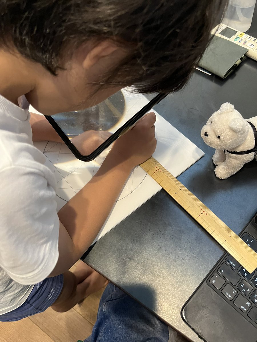 otmaikdaoko's tweet photo. さぁこの時期恒例の発明制作タイムです🎓
今日の発明は外で実行するので、お天気そうで良かった
親子というよよチームでやってる感じです
私は雑用係😂
#親子子育てワクワク
#ティンカリング https://t.co/7z2QKMwyUb