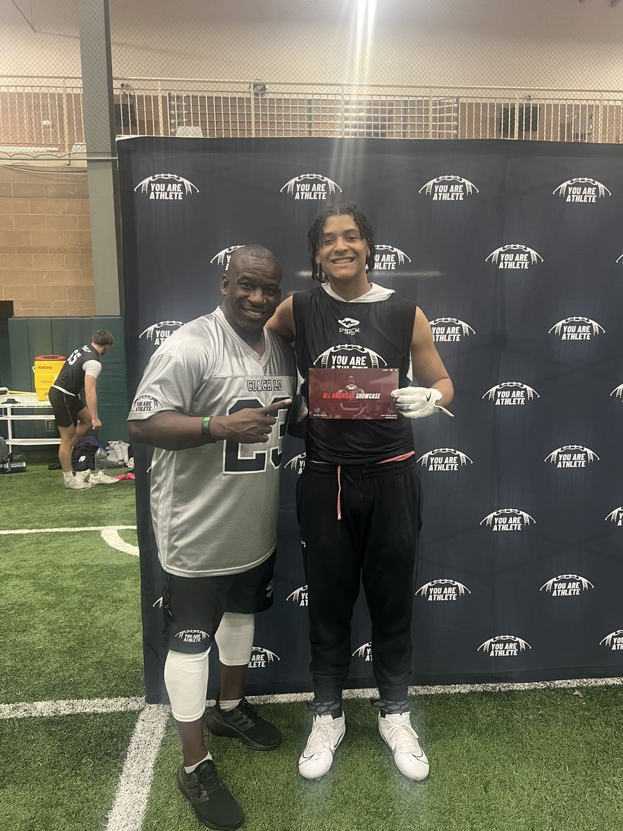 BaldwinTra15033's tweet photo. Thank you @youareathlete  I had a great time!! I received the top 5 defensive lineman award. I was able to receive the invite to Houston Texas all American show case!! https://t.co/WCyasrtFvZ