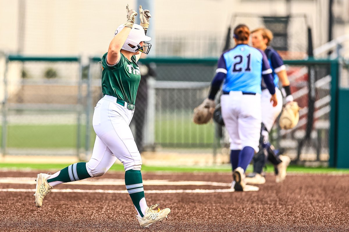 IWU Softball tweet media