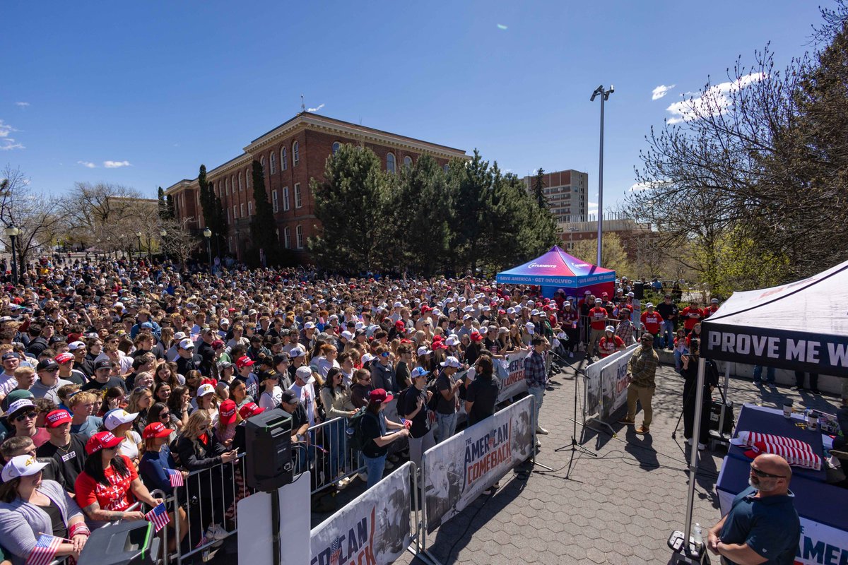 davidllamas_'s tweet photo. 💥🇺🇸 THOUSANDS of students came to see @charliekirk11 at Washington State University! 🇺🇸💥

@TPUSA | @tpusastudents 

#TPUSA #TurningPointUSA #AmericanComebackTour https://t.co/4dMy25dggl