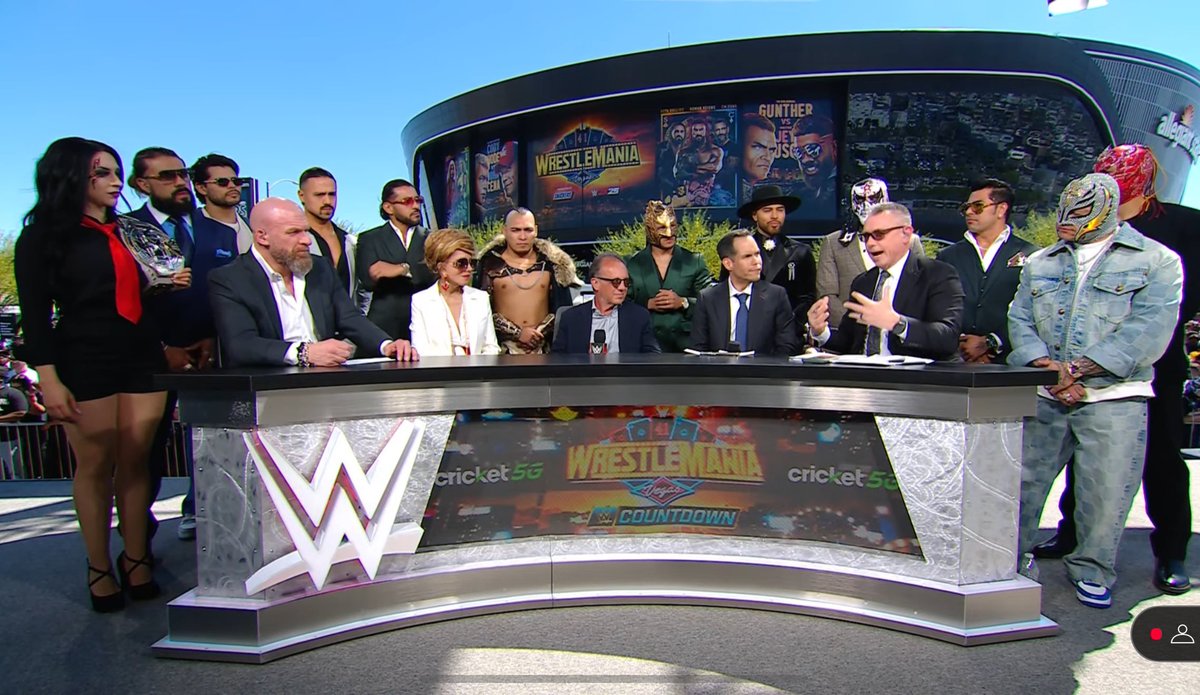 porktendencia's tweet photo. "AAA":
Porque durante el kickoff de #WrestleMania, se anunció que fue adquirida por @WWE. https://t.co/Kre5XbFj3i