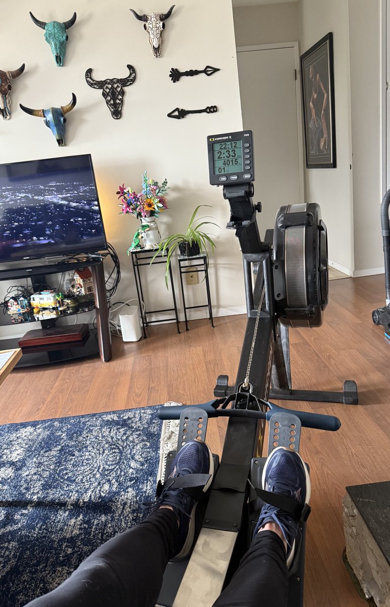 Day 5 rowing. 
I did medium pace 400m x 10. Not too challenging but definitely got my sweat on.