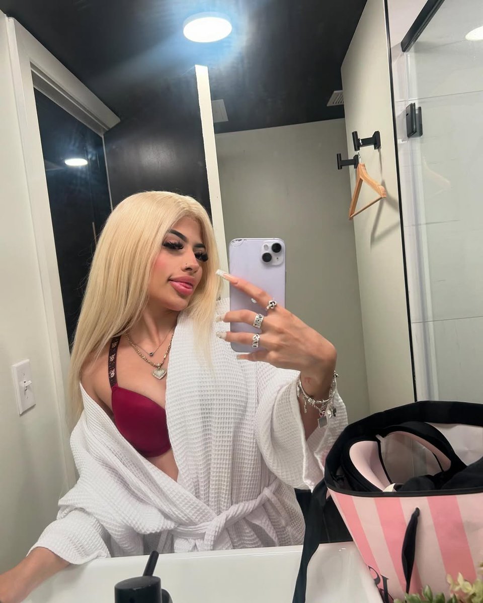 Would you let me ruin your self-control a little?🩶🤏