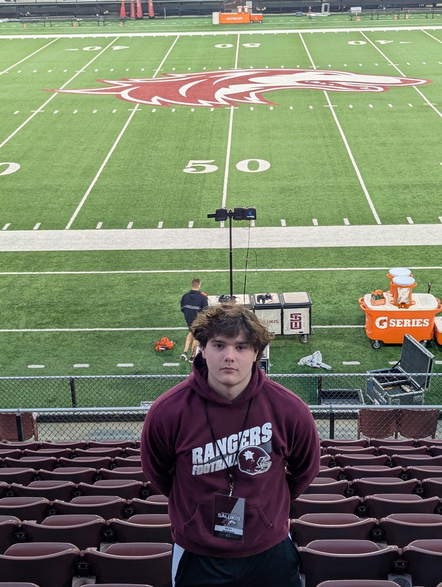 Had a great time at SIUC today for a junior day visit. Thankful for the opportunity to come out for a tour and to watch their spring game. Thanks for the invite! <a href="/17NickHill/">Nick Hill</a> <a href="/RyanMcV21/">Ryan McVicker</a> <a href="/SIU_Football/">Saluki Football</a> <a href="/bentonrangerfb/">Benton Football</a>

 #Salukis #RunWithUs