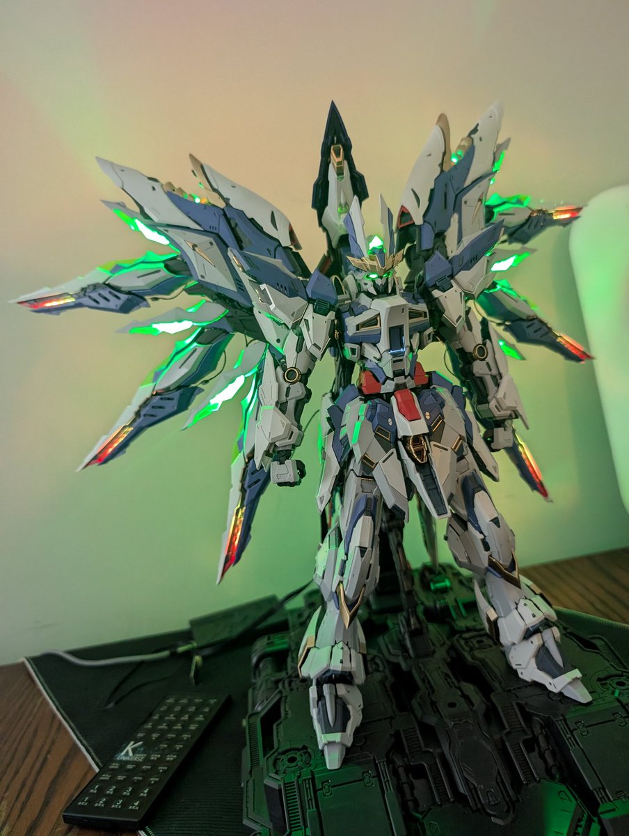 EdgyCatboi's tweet photo. Robots are so cool https://t.co/6sjblgR7mx
