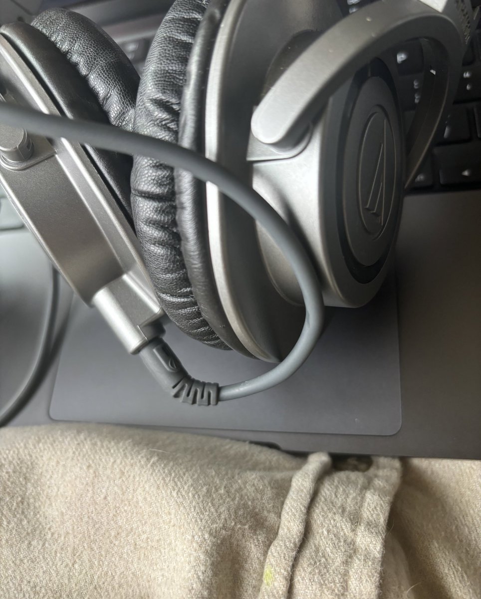 Stanley Yelnats (@wearsmysupasuit) on Twitter photo <a href="/USAudioTechnica/">Audio-Technica USA</a> I will only own these. I had the MX50x for 2 years. I’ve tried 5 other models from different brands and these are by far the best for overall audio usage, mixing, noise canceling, and balanced audio quality. Also, they’re extremely comfy. <a href="/USAudioTechnica/">Audio-Technica USA</a> I will only own these. I had the MX50x for 2 years. I’ve tried 5 other models from different brands and these are by far the best for overall audio usage, mixing, noise canceling, and balanced audio quality. Also, they’re extremely comfy.