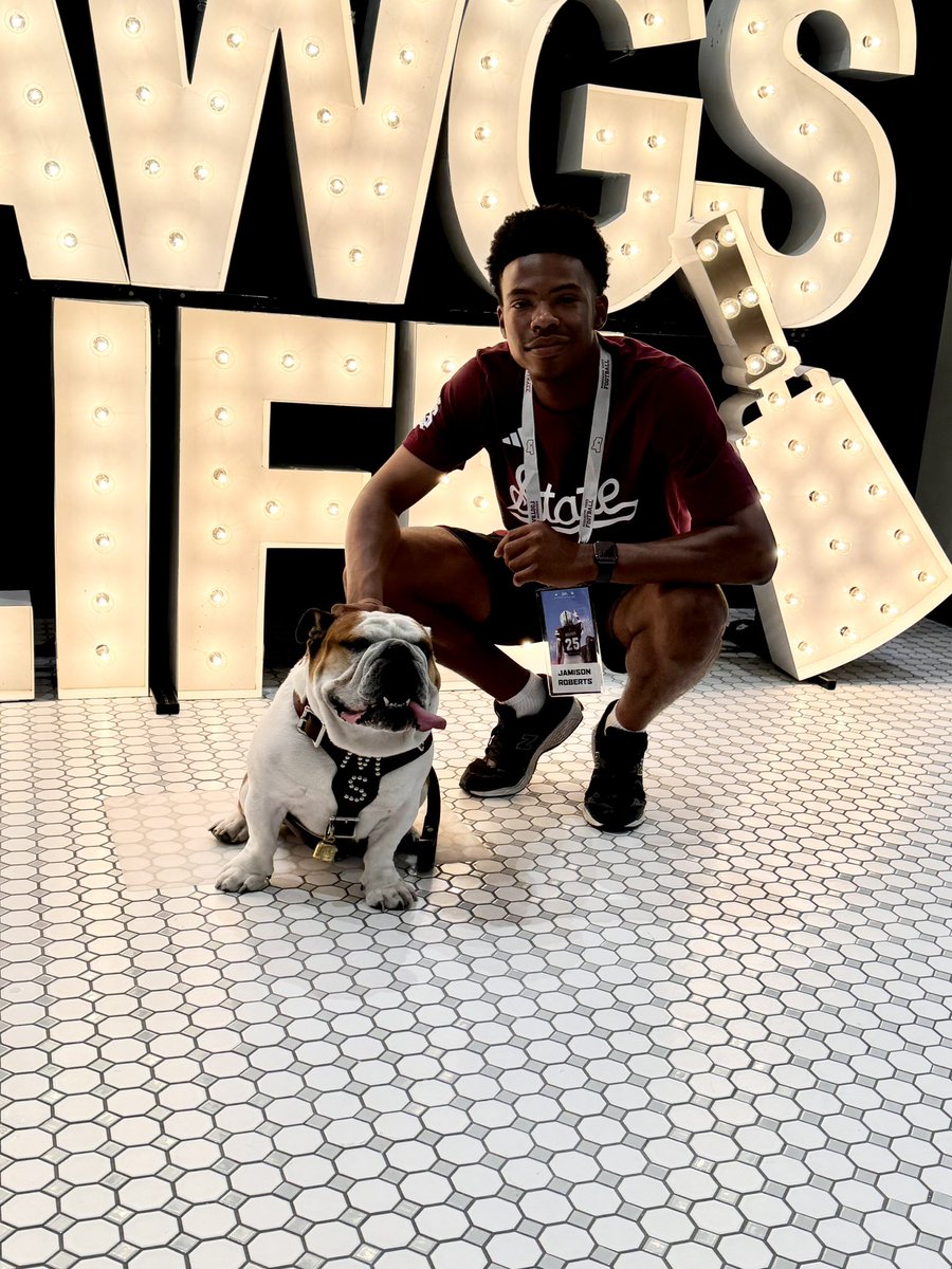 Jamison Roberts 2027 QB 🏈 tweet media