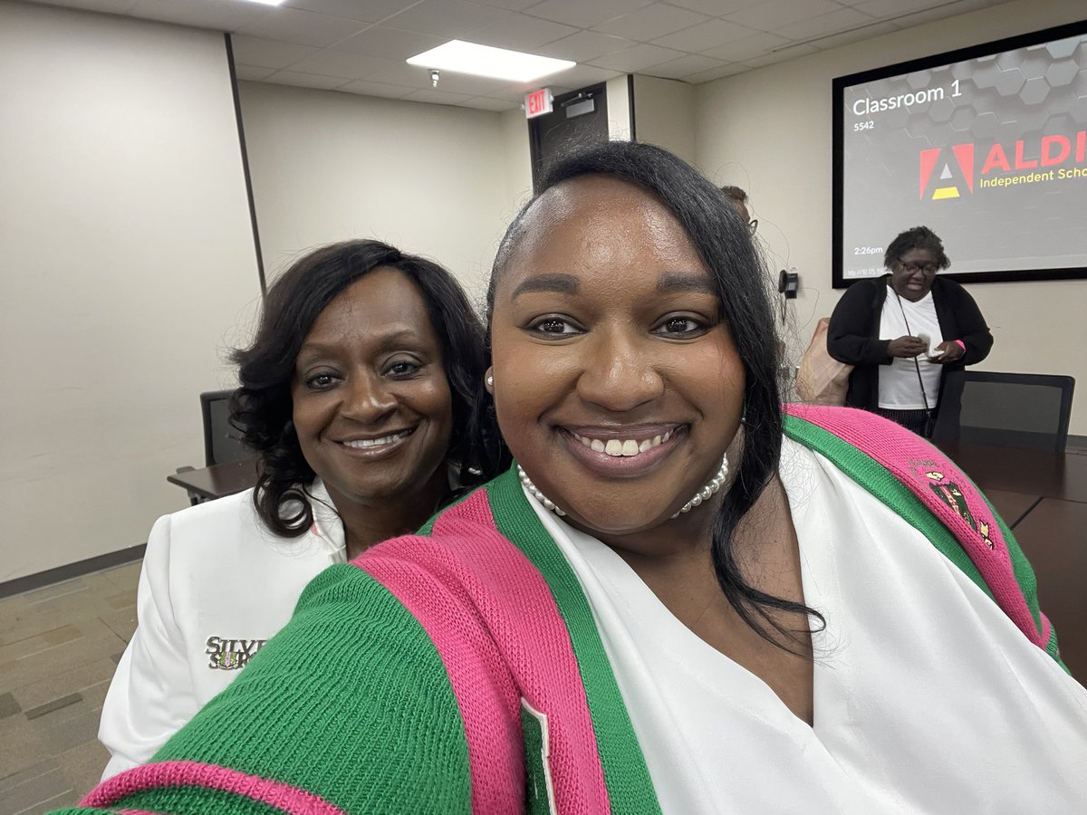 CortnieDeNise's tweet photo. #sororitysaturday @OmicronTauOmega #AKA1908 #springAKAs #AKALegacy @CynthiaW14 🩷💚 https://t.co/ADoIfq15VU