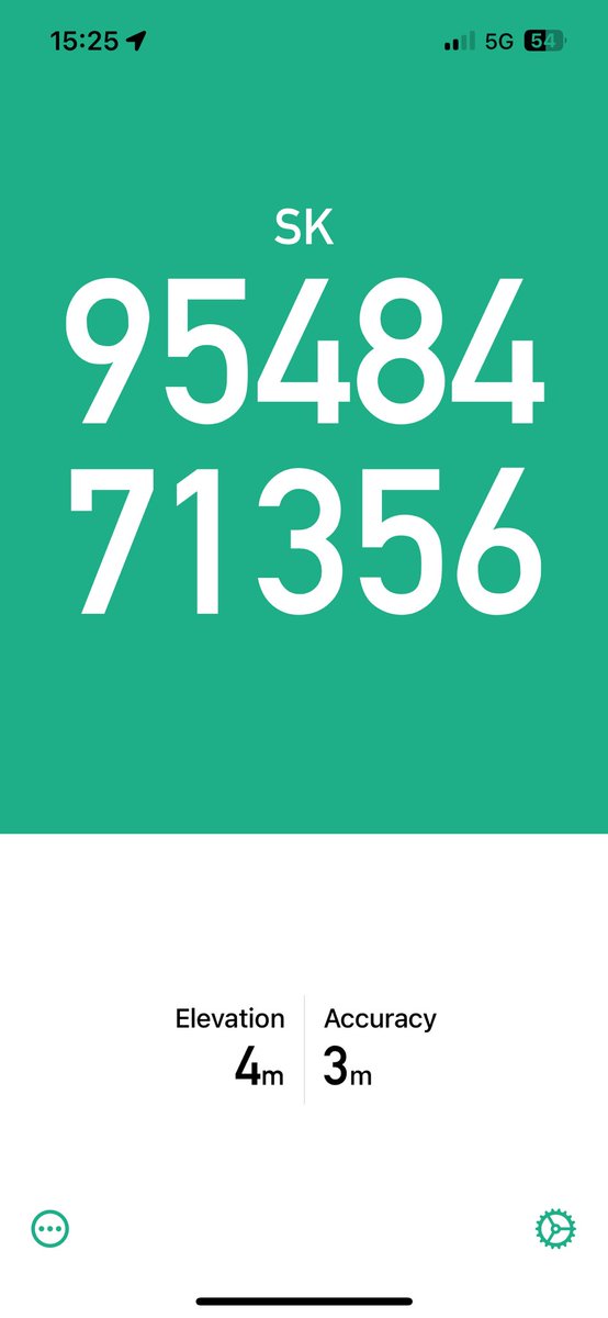 Mute Swan  L429 on the drain bank by Boultham mere this afternoon. <a href="/LincolnSwans/">Lincoln Swans</a> <a href="/RaulLobo77/">Raul Lobo</a>  <a href="/AnnaDraper1/">Anna Draper</a> <a href="/Lincsbirding/">Lincsbirding</a>