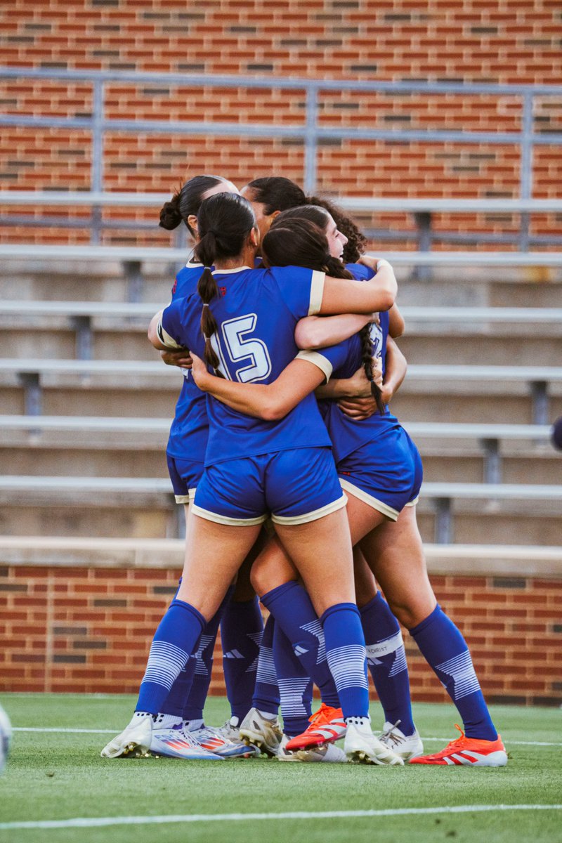 TulsaWSoccer's tweet image. 📸 Flicks from yesterday’s game vs OSU
FINAL: 2-3
Goals:
@BlaineSchutte ⚽️
@aniyafacen ⚽️
#ReignCane