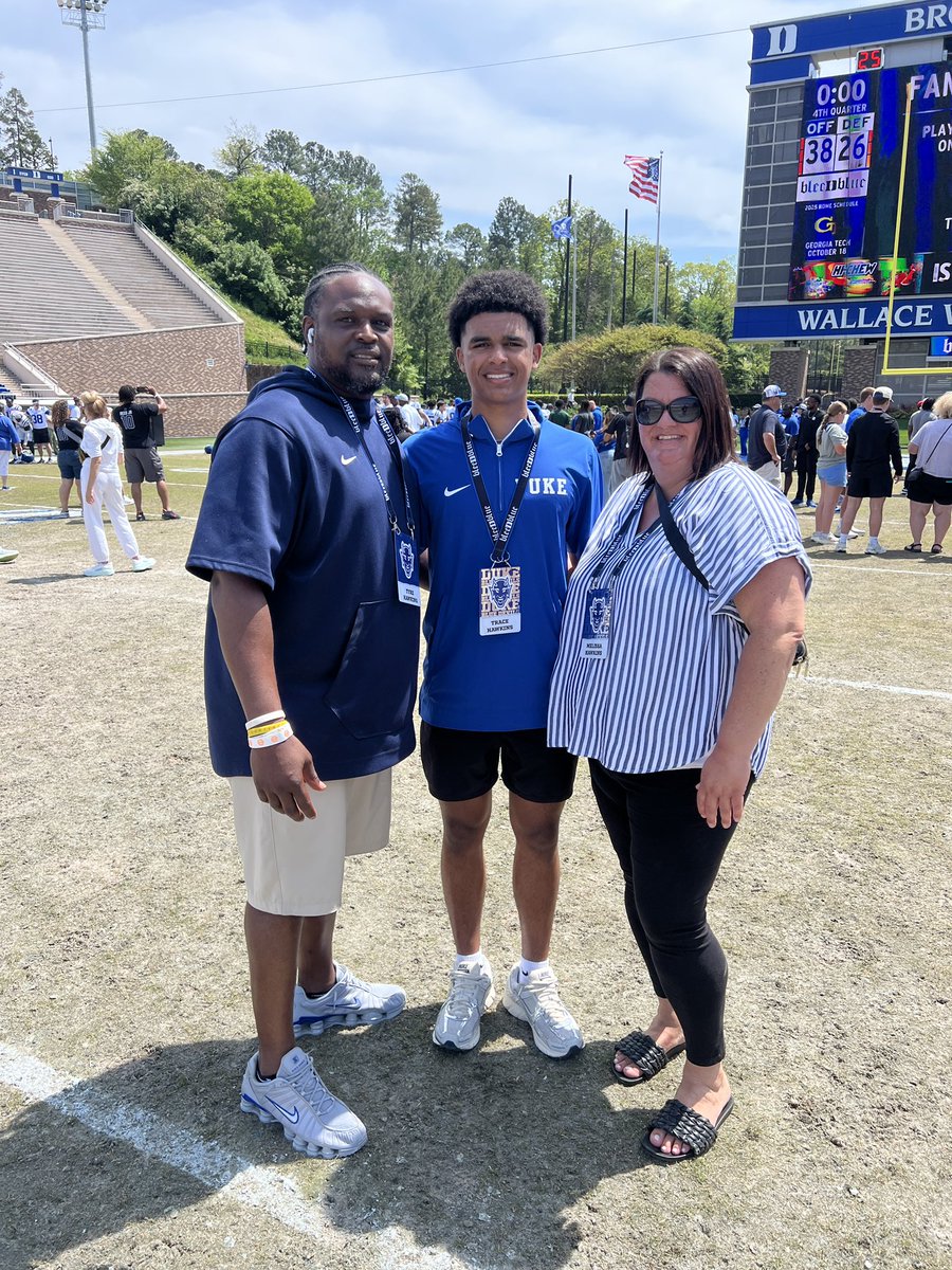 TraceHawkins_16's tweet photo. Had a great time In Durham. @jenna_kinker @CoachCamClark @Coach_MannyDiaz @coachbrewha @ChadSimmons_ @clays24 https://t.co/wHRX1JSLX7
