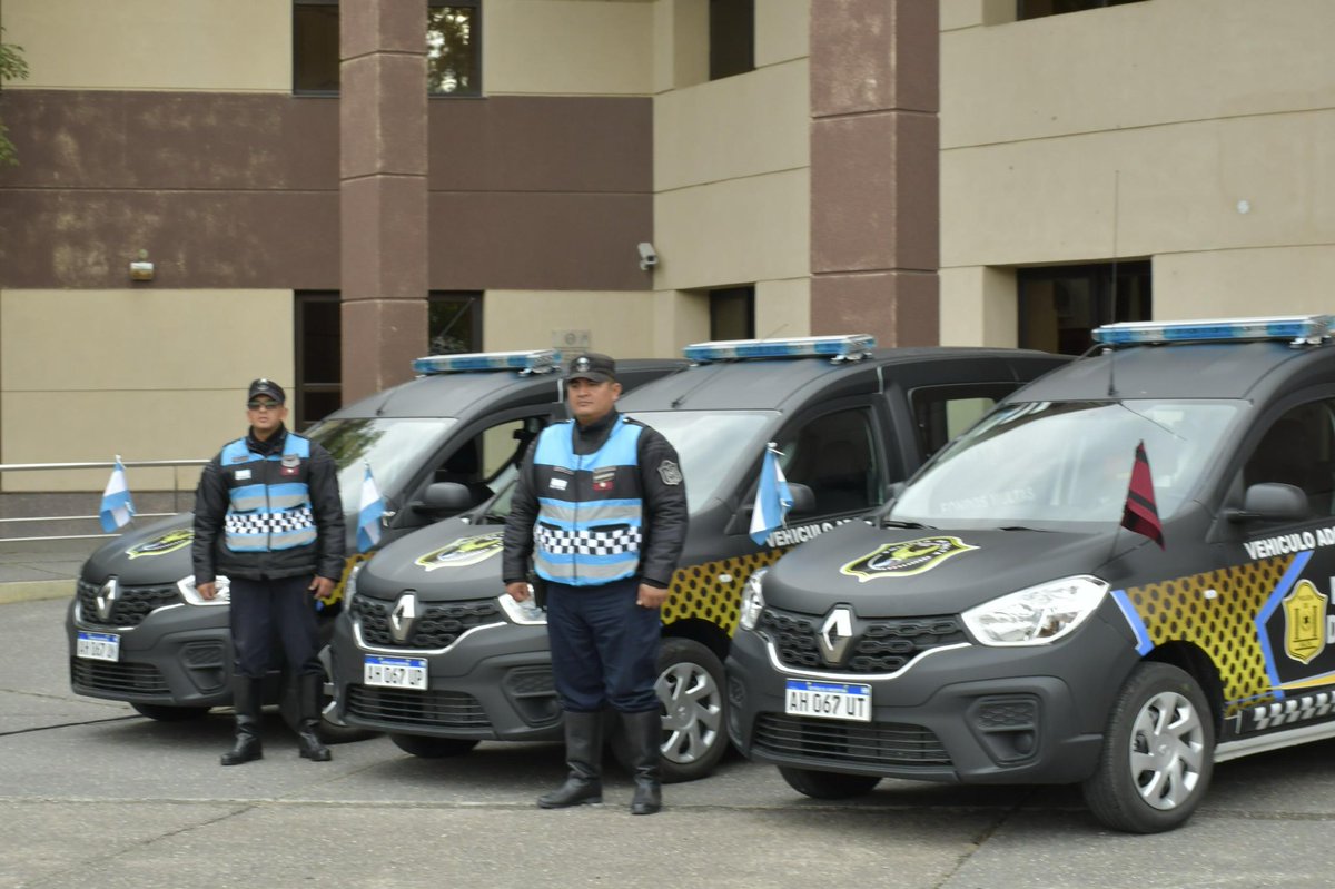 En el Día Nacional del Policía, quiero saludar y agradecer a cada integrante de la fuerza por su vocación de servicio, entrega diaria y compromiso con el bien común. Gracias por el enorme trabajo que realizan velando por nuestra seguridad ¡Feliz día!