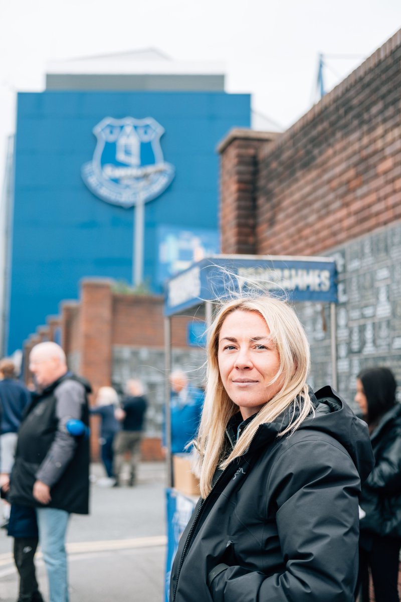 lgatesphoto's tweet photo. Little impromptu photoshoot with @MeatballMolly with @SFoodbanks today ✊

Good people, doing good things. 

Up the toffees. 

#HungerDoesntWearClubColours https://t.co/G7NyHHuuTs