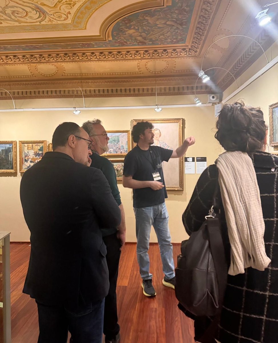 juanluisruizvng's tweet photo. 📸🖼️ Avui, m'he trobat amb en Claudi Carreras, comissari de l'exposició Amazonias 'El futuro ancestral', al CCCB. Carreras, a més, és editor, productor cultural i investigador de fotografia. Plegats, hem visitat el Museu Víctor Balaguer.

_
#VilanovailaGeltrú #VNG https://t.co/iefk2mH75m