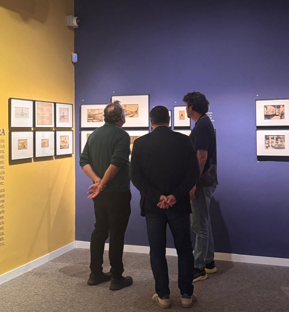 📸🖼️ Avui, m'he trobat amb en Claudi Carreras, comissari de l'exposició Amazonias 'El futuro ancestral', al CCCB. Carreras, a més, és editor, productor cultural i investigador de fotografia. Plegats, hem visitat el Museu Víctor Balaguer.

_
#VilanovailaGeltrú #VNG