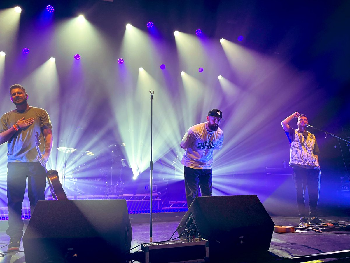 Caaayyyy's tweet photo. Seeing these 3 back on that stage again was pretty special! 🤩Thank you for the happiness that you bring! 🫶🏼@ORBsOfficial https://t.co/IxqqtBlHjk