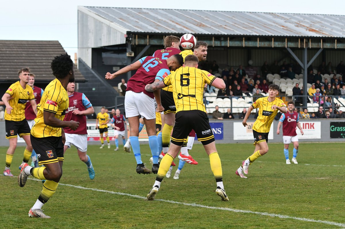 On the road with <a href="/PonteCollsFC/">Ponte Colls FC</a> as they made the short trip to <a href="/Emley_AFC/">Emley AFC</a> in the Northern Premier League East! 

Emley AFC 2 - 1 Pontefract Collieries 

#pontefractcollieries #thecolls #vx3 #northernpremierleague #npleast #emleyafc #footballphotography #footballphoto #nikond500