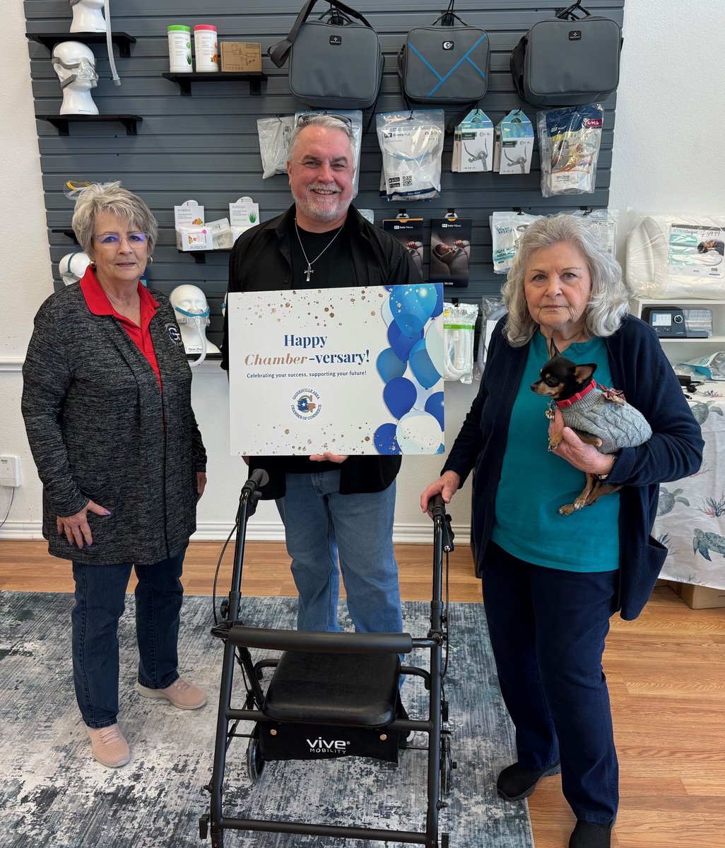 Congratulations to Axxess Medical Solutions on their one year CHAMBERversary! We LOVE having this medical supply company in our business community! Have you stopped by their new location yet? 💙

#goseegville #chamberversary #medicalsupplies