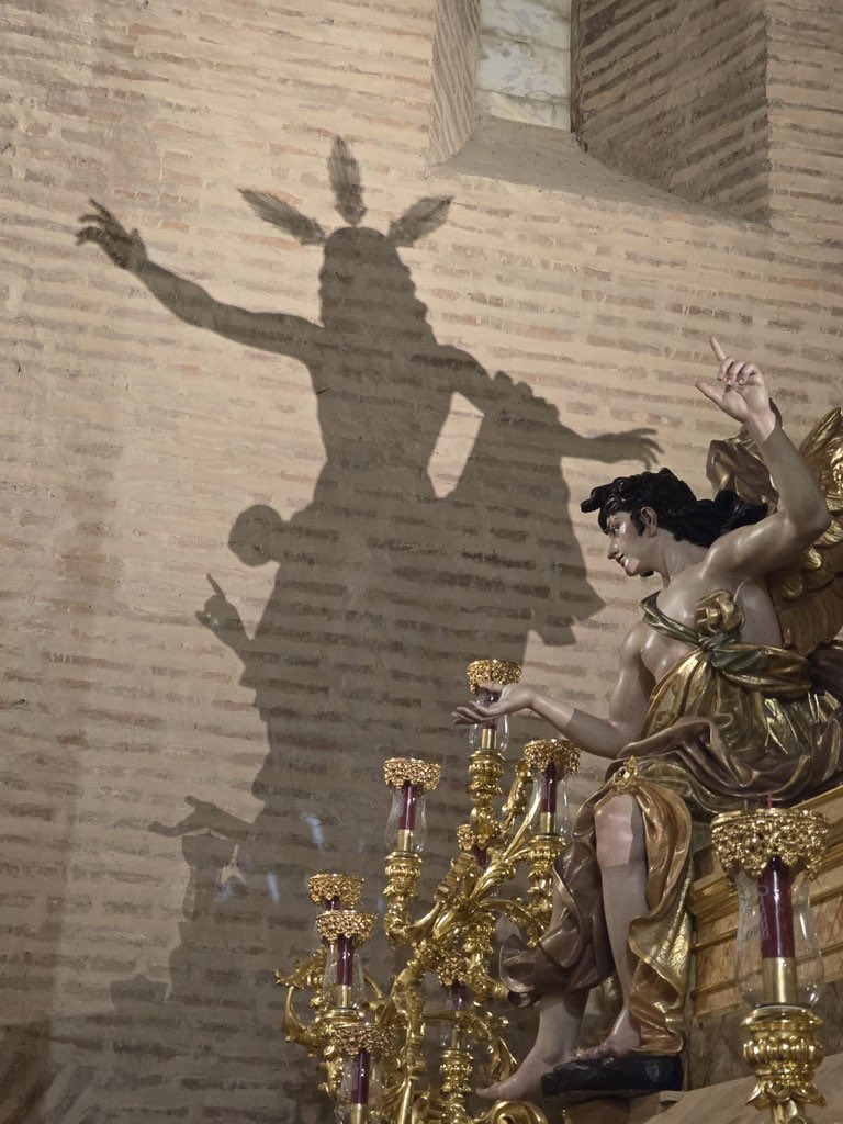 ¿Por qué buscáis entre los muertos al que vive?  (Lc 24,5)