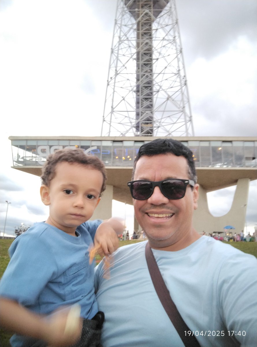 #df2 Meu filho Arthur me fez visitar pontos turísticos que há muito tempo não visitava. Grato meu filho! Brasília 65 anos.