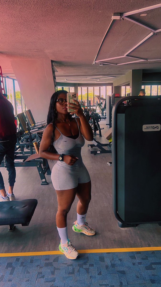 BellaEbony_21's tweet photo. Look behind exclusive cameras and get ready to sweat ...💦💦
@chaturbate @chaturbatelinks @ChaturbateLive ❤️‍🔥
#DarkHairMagic
#MorenaModel
#EBONY #FUCKMACHINE 
#ANAL  
#LOVENSE 
#BrownSkinQueen
#GoddessVibes
#LatinaGlow
https://t.co/ZsFWc3X6KM
https://t.co/ZsFWc3X6KM https://t.co/IXfK2o2vpP