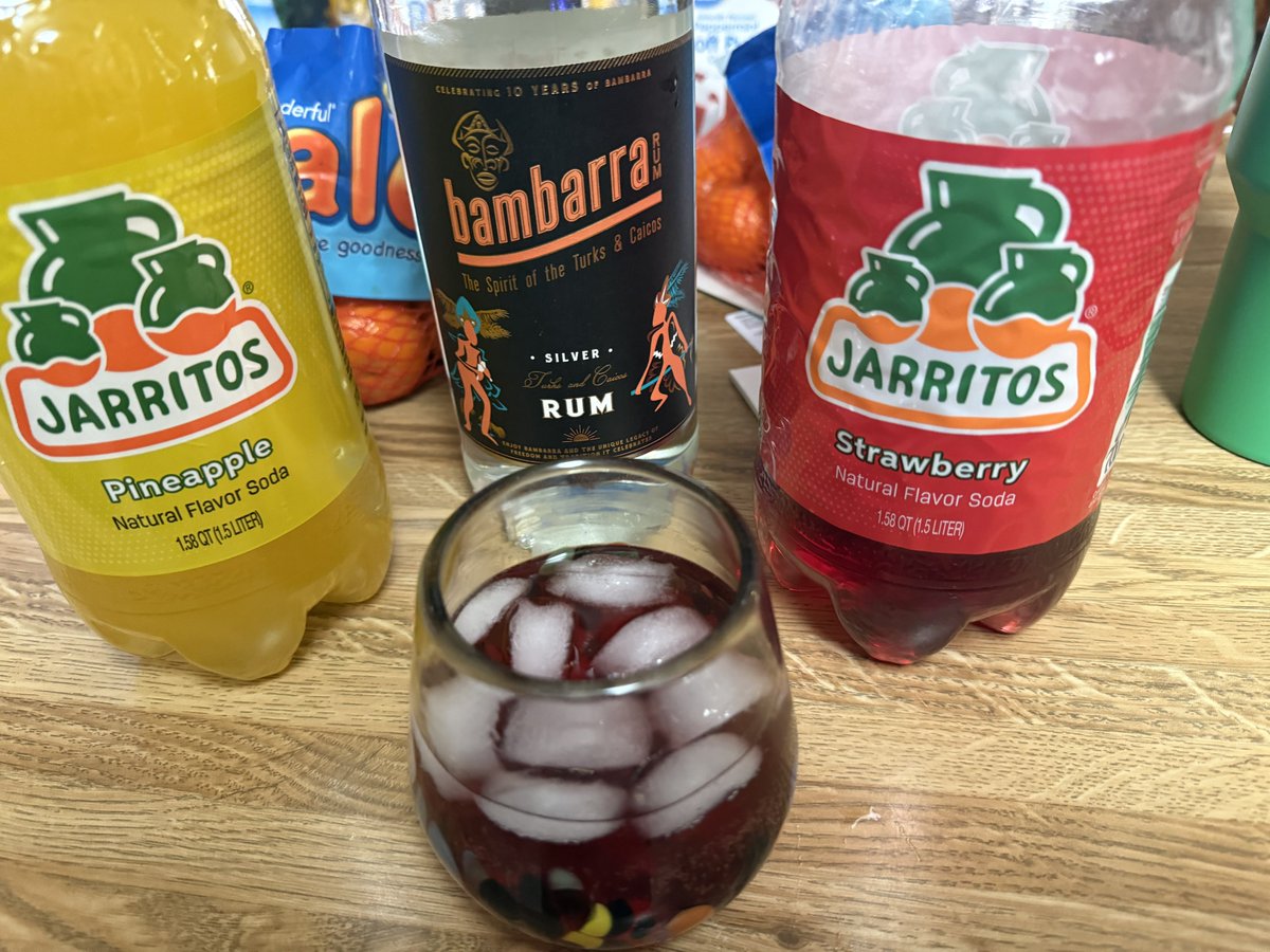 Two great <a href="/Jarritos/">Jarritos</a> flavors 🍍🍓come together with some <a href="/BambarraR/">Bambarra Rum</a> island rum 🌴 🍹