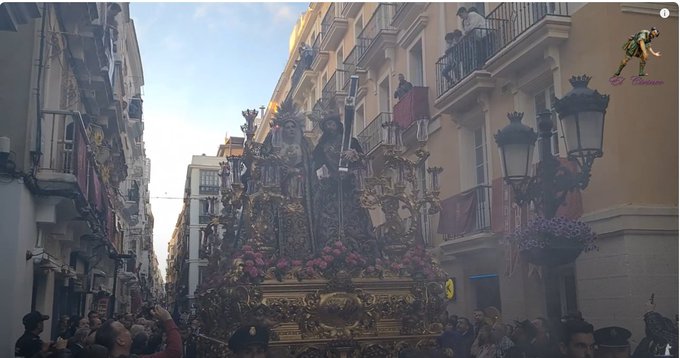 Nuestro Padre Jesús de los Afligidos por la Calle Nueva en el Jueves Santo de Cádiz 2025