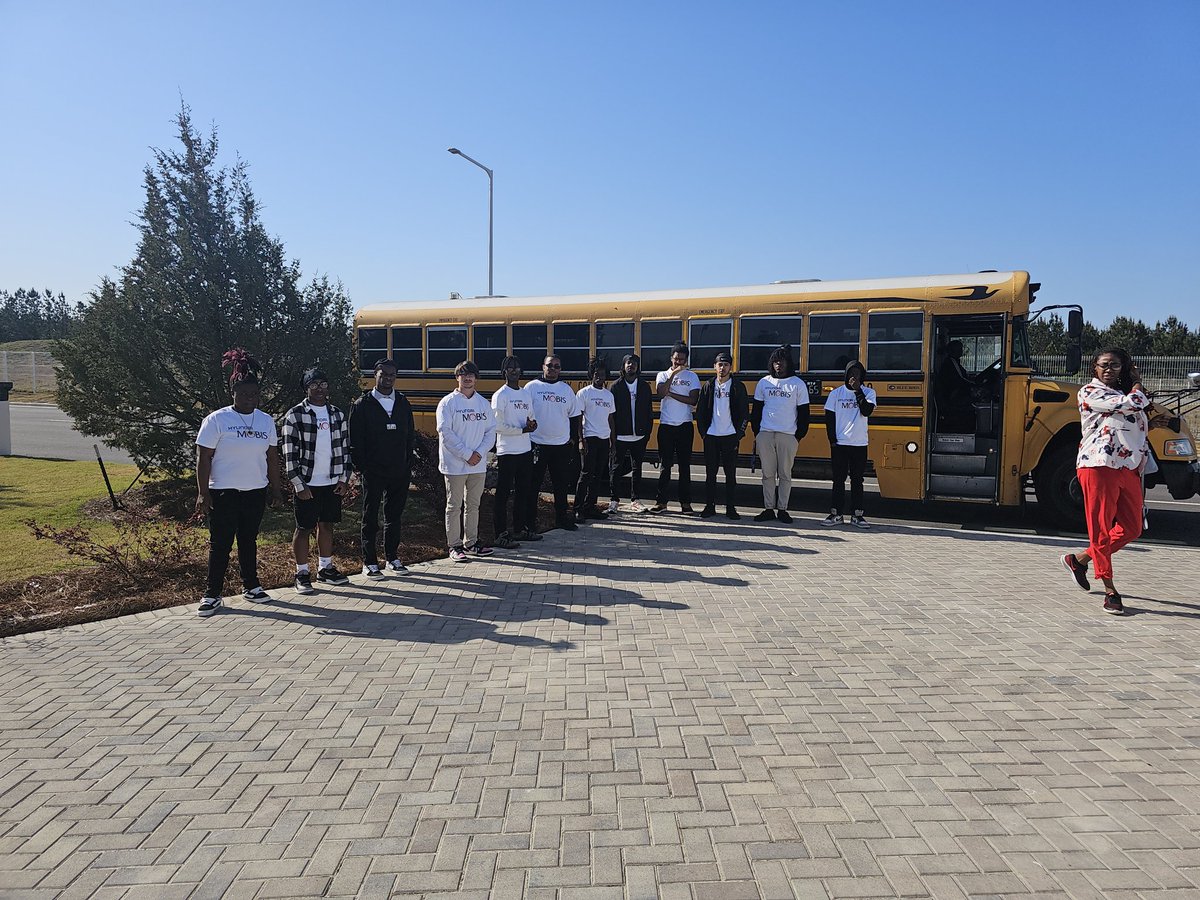 BI took an educational trip to the Hyundai Mobis plant in Richmond Hill. 2025 BI Mobis Cohort will be guaranteed an interview, and we hope they can find a bright future working for Hyundai Mobis. #realworld#lifeafterbi