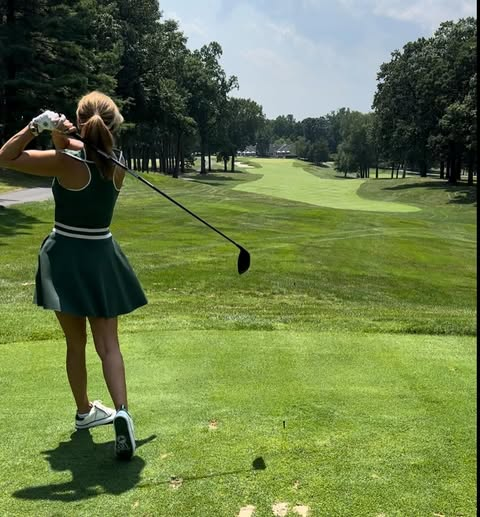 LiyaOnTheGo's tweet photo. Fairway dreams at Alpine Country Club ⛳️
Sun's out, driver’s out 💥
What club are you using on this tee box?
🏌️♀️ Driver
🏌️♂️ 3-wood
🪨 Long iron
🤷♂️ Whatever feels right today
#GolfLife #WomenWhoGolf #AlpineCountryClub #WeekendGolf https://t.co/zwwEnTO53V