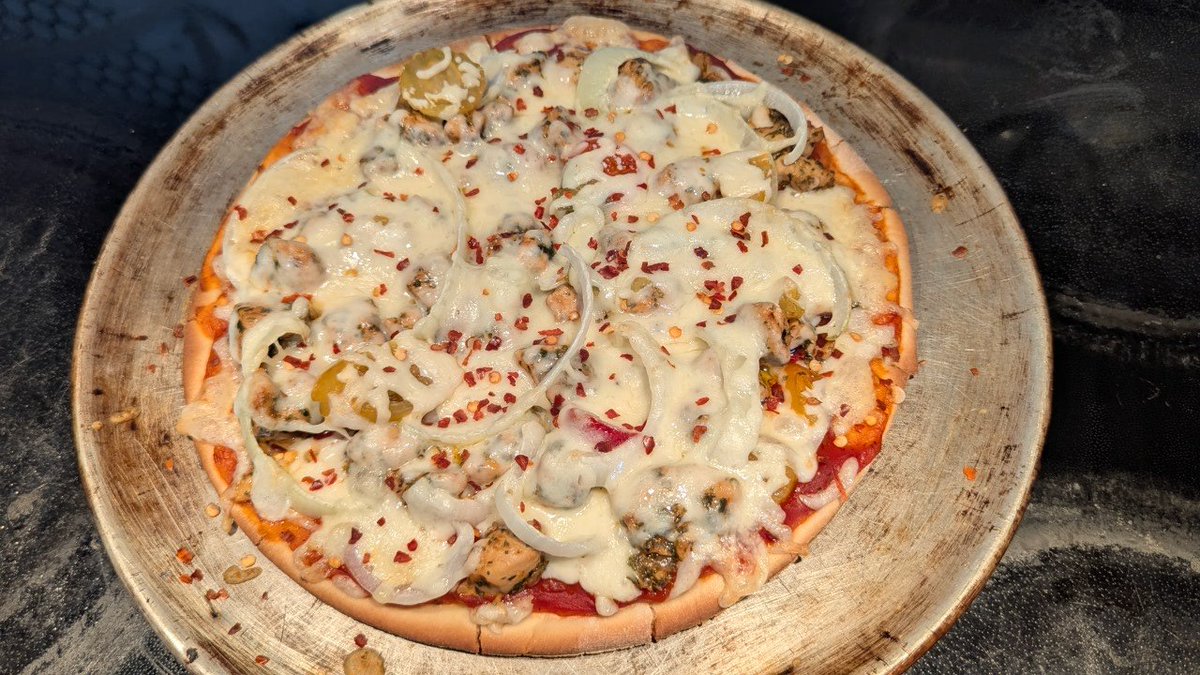 FrankReardon1's tweet photo. Made a #GlutenFree pizza 🍕 all for me 😋
Pizza one of my fav foods. Don't get to have them very often. Found out I can buy the #Schar crust on @amazon
#Ciliac https://t.co/r7PGjv1V9U