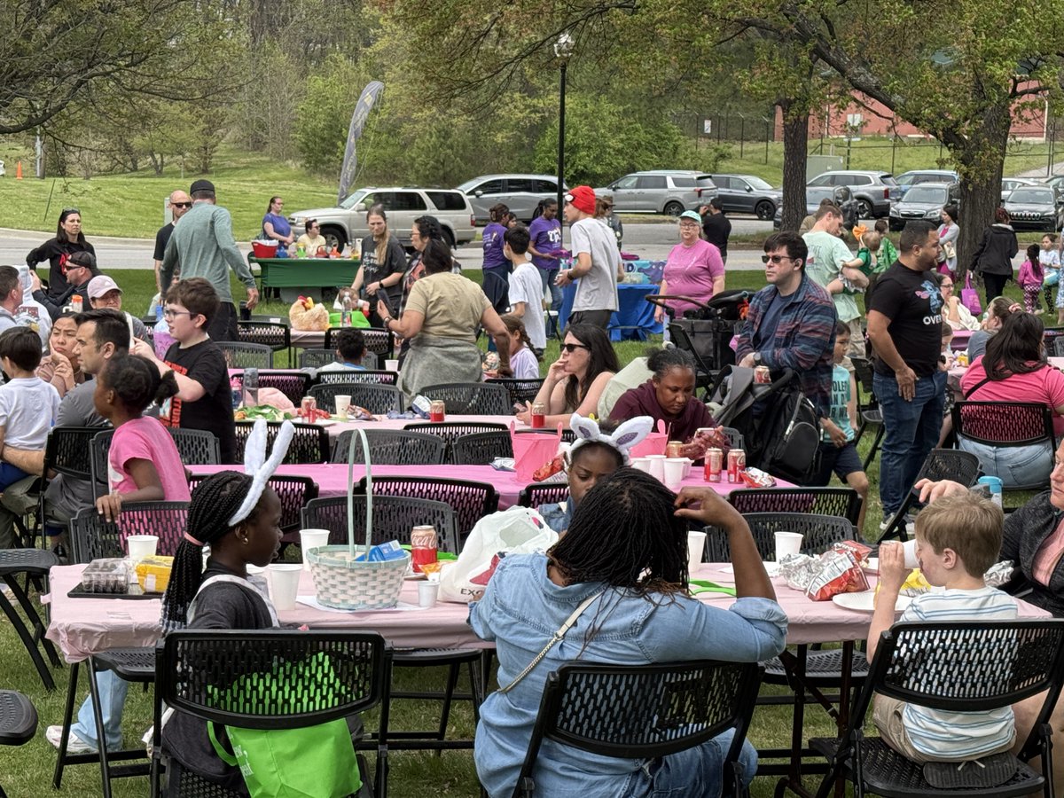 leemarvin's tweet photo. In partnership with the Fort Meade USO, the Lambda Gamma Gamma chapter of the Omega Psi Phi Fraternity, Inc. organized its annual Easter Egg Hunt for the Fort Meade community. 🐰🥚 #CommunityEvent #easterfunhappyhunt https://t.co/wUoAbhUxXH