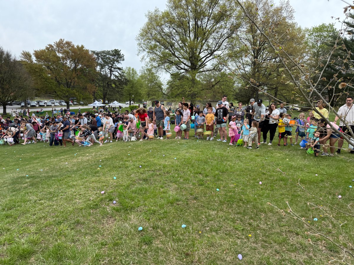 leemarvin's tweet photo. In partnership with the Fort Meade USO, the Lambda Gamma Gamma chapter of the Omega Psi Phi Fraternity, Inc. organized its annual Easter Egg Hunt for the Fort Meade community. 🐰🥚 #CommunityEvent #easterfunhappyhunt https://t.co/wUoAbhUxXH