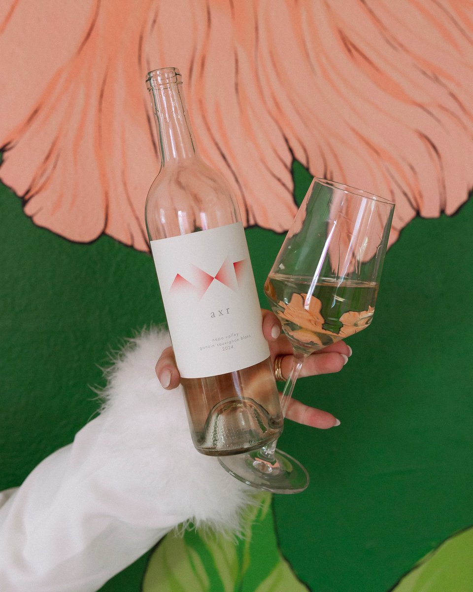 axr napa valley 2024 Ganzin Sauvignon Blanc has entered the chat ✨💐 for this weekend only receive 10% off and 50% off ground shipping on 12+ bottles. 

Explore more!
l8r.it/J4Wb

#sauvignonblanc #whitewine #napawine #sthelena #wine