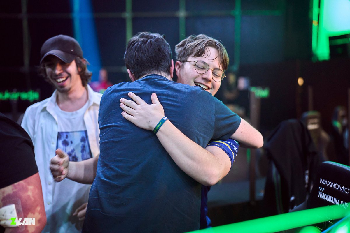 Julgane's tweet image. On part aux portes de la finale de la #ZLAN2025 la tête haute. Ultra content du chemin, on méritait pas d’aller en finale 

Merci pour le soutien :)) ❤️ ❤️

Et merci à @DalilSSB my duo de folie