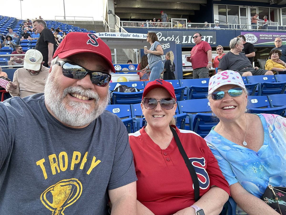 LightninTramp's tweet photo. The @salemredsox have been scuffling to start the season but I’m confident we will get a win tonight! #Sec205 #CarolinaLeague #HometownBaseball https://t.co/cSCEfhFFXv
