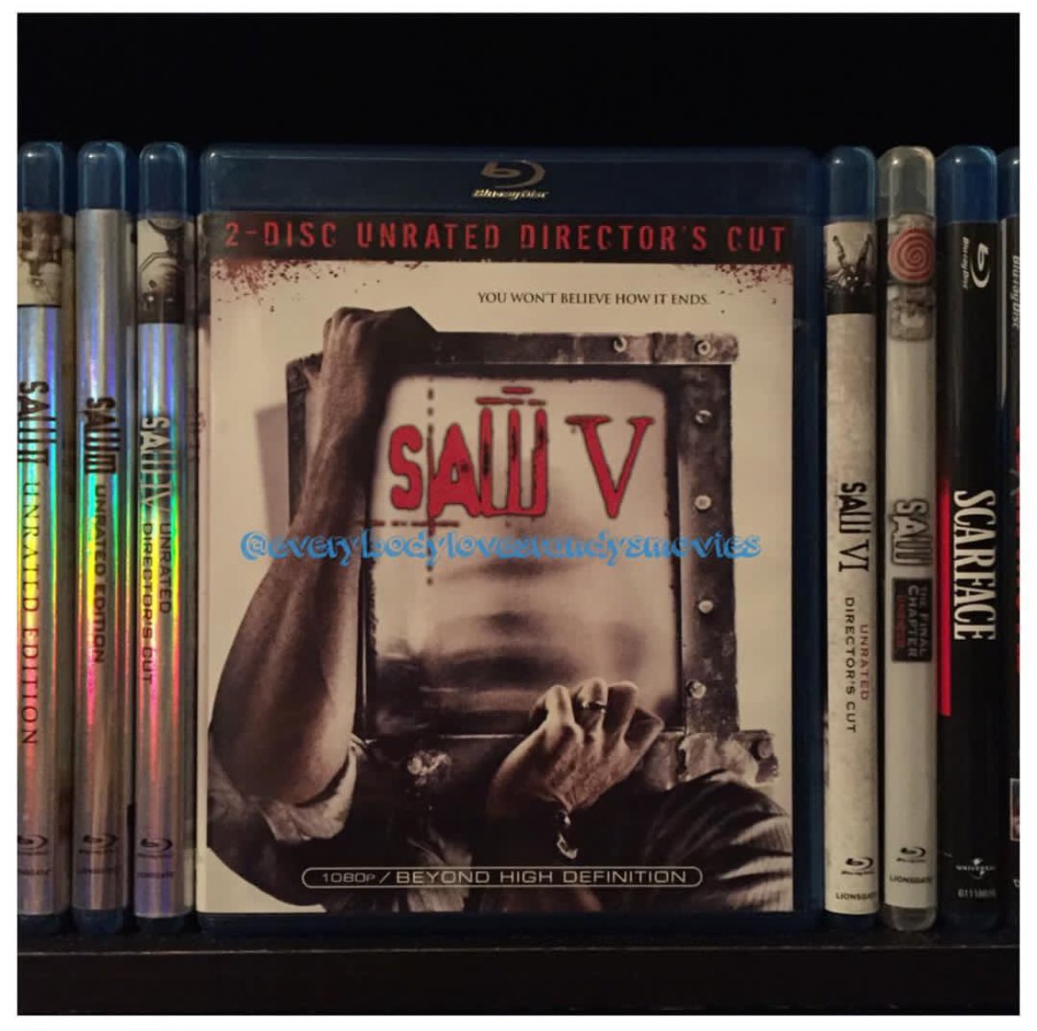 RandysMovies's tweet photo. Movie: #SawV (2008)
Starring: #TobinBell #CostasMandylor #ScottPatterson #BetsyRussell #JulieBenz #MeaganGood #MarkRolston #CarloRota #GregByrk #LauraGordon #JarisJarsky #LyriqBent #AthenaKarkanis #DonnieWahlberg #ShawneeSmith
Directed By: #DavidHackl
#BluRay
#MovieNerd
#MovieCollector
#BluRayCollection
#MovieCollection
#MovieBuff
#Saw
#PhysicalMedia
#FilmTwitter 🧩