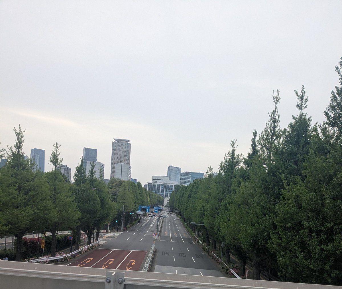 tandmicompany's tweet photo. 日曜日〜おはようございます☁
絶妙に嫌な夢を見て起床し、朝ランニングしてきました💨
4月は懇親会があったり新しい仕事があって疲れちゃいます🥱
今日もがんばるぞ〜💪
#ランニング　#running https://t.co/f2D3Pxt61d
