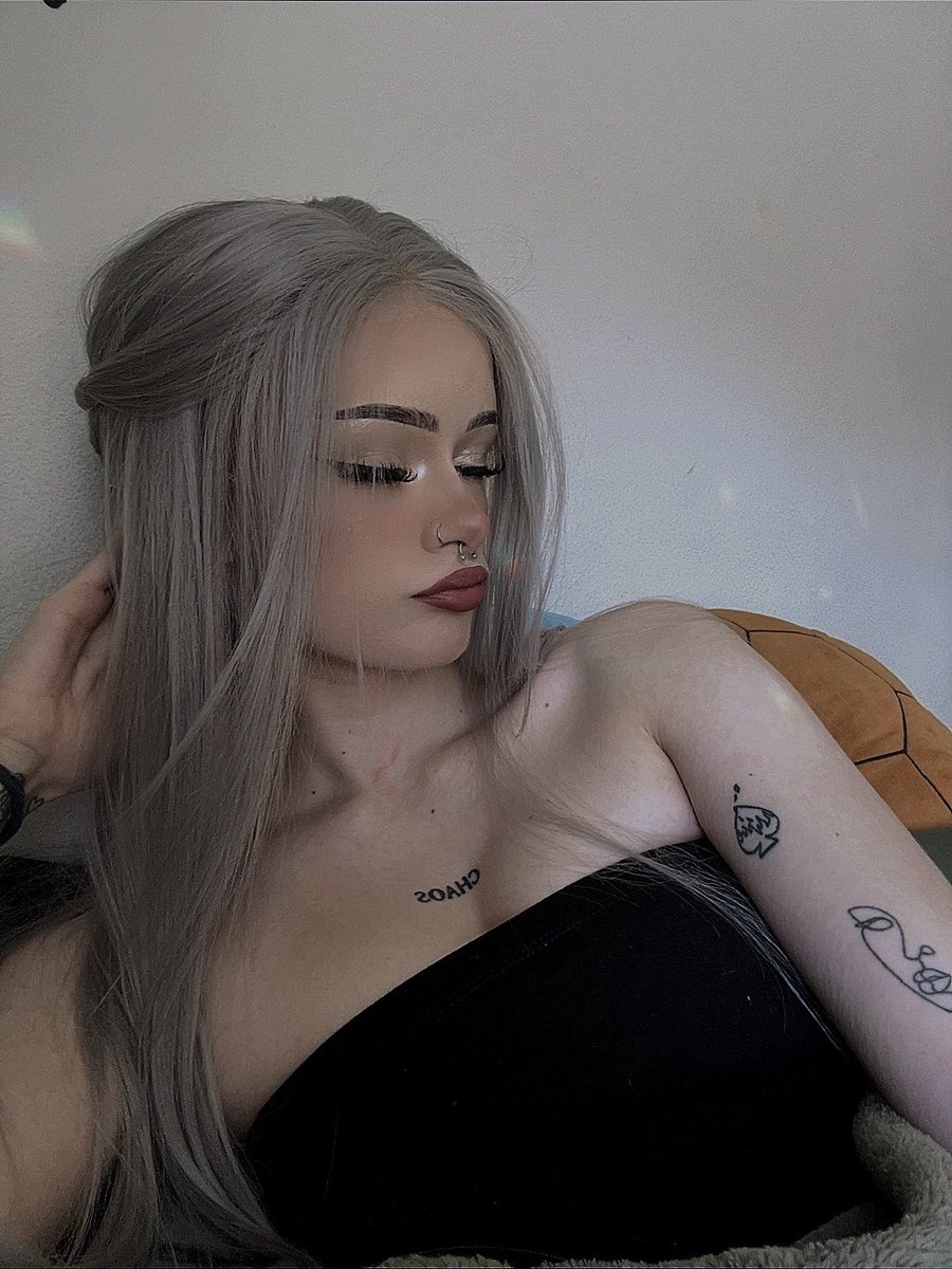 diablitadolll's tweet photo. - ⭑𓂃 #promotwt #moothunt 𖦹 🪷

♡ virena, 24 MDNI, she/her, aquarius
♡ games ; res evil, dbd, fortnite, dti, ac, phasmo +
♡ one piece, jjk, fruits basket +
♡ fits, books, gaming, witch, star wars, horror +

･☆ﾟ━ #witchtwt #anitwt #gamingtwt #booktwt 
♡/⟳ to be mutuals https://t.co/d5Vc5Zx5TC